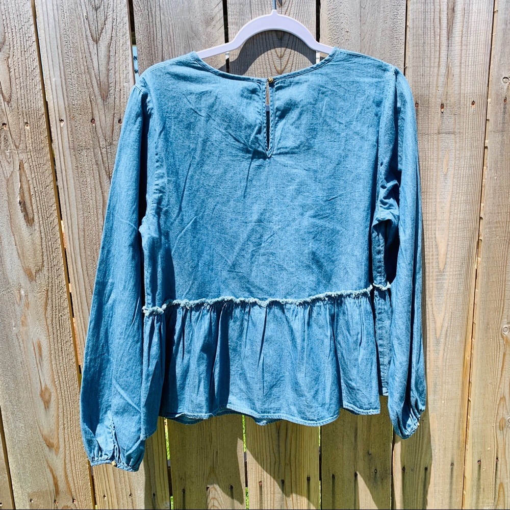 🆕 NWT Universal Thread Denim Ruffle Top - Picture 3 of 5